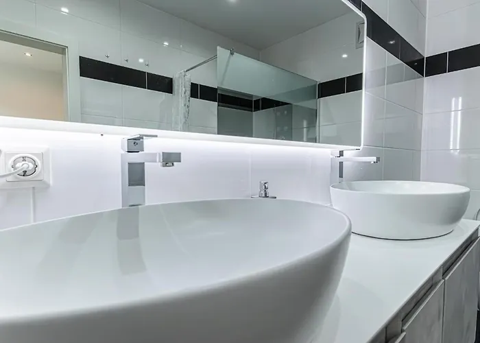 Luxury 6br With Private Pool & Sauna - Pets Allowed Βιέννη