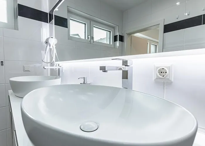 Luxury 6br With Private Pool & Sauna - Pets Allowed * Βιέννη