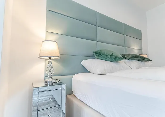 Luxury 6br With Private Pool & Sauna - Pets Allowed *