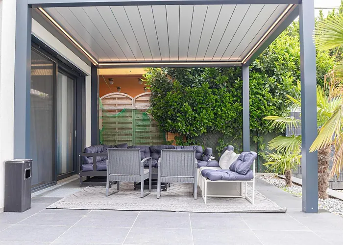 Luxury 6br With Private Pool & Sauna - Pets Allowed *